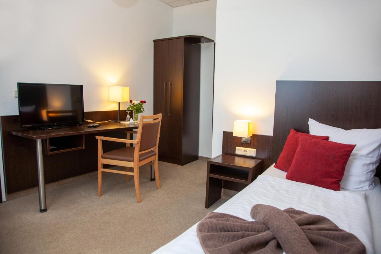 Seehotel Zum Loewen Strasen Extérieur photo