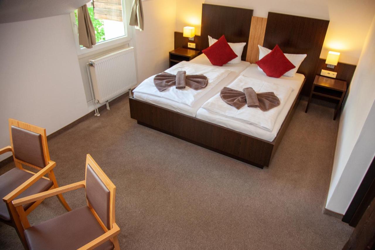 Seehotel Zum Loewen Strasen Extérieur photo