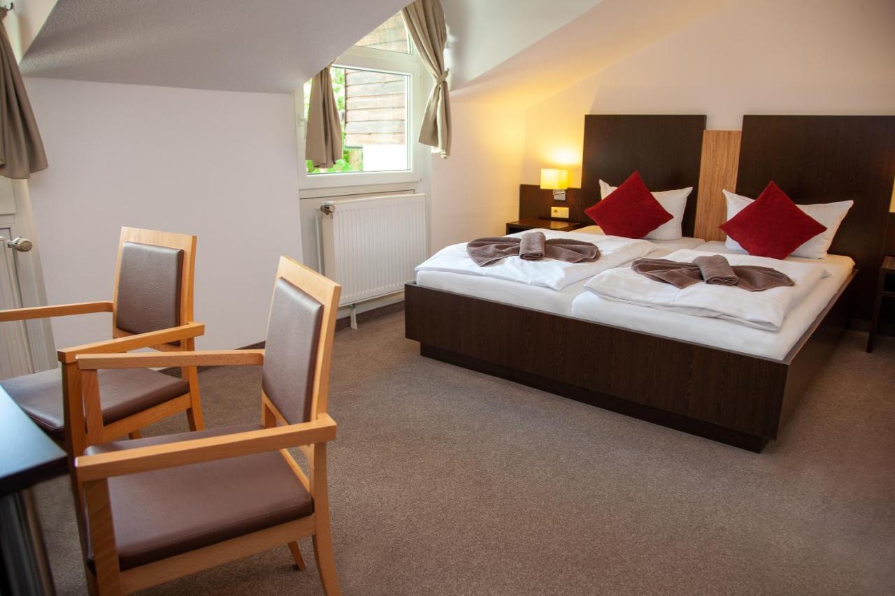 Seehotel Zum Loewen Strasen Extérieur photo