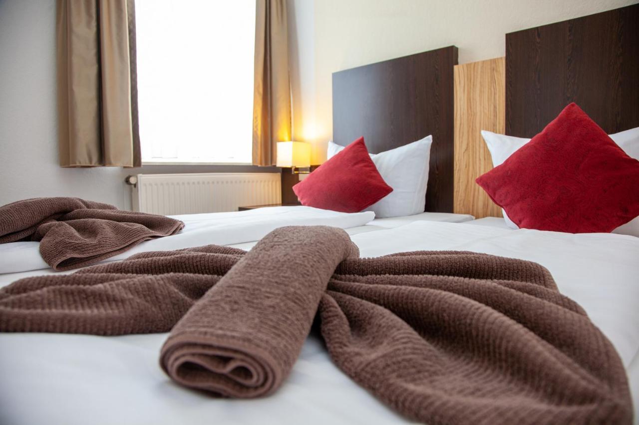 Seehotel Zum Loewen Strasen Extérieur photo