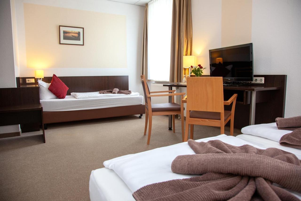 Seehotel Zum Loewen Strasen Extérieur photo